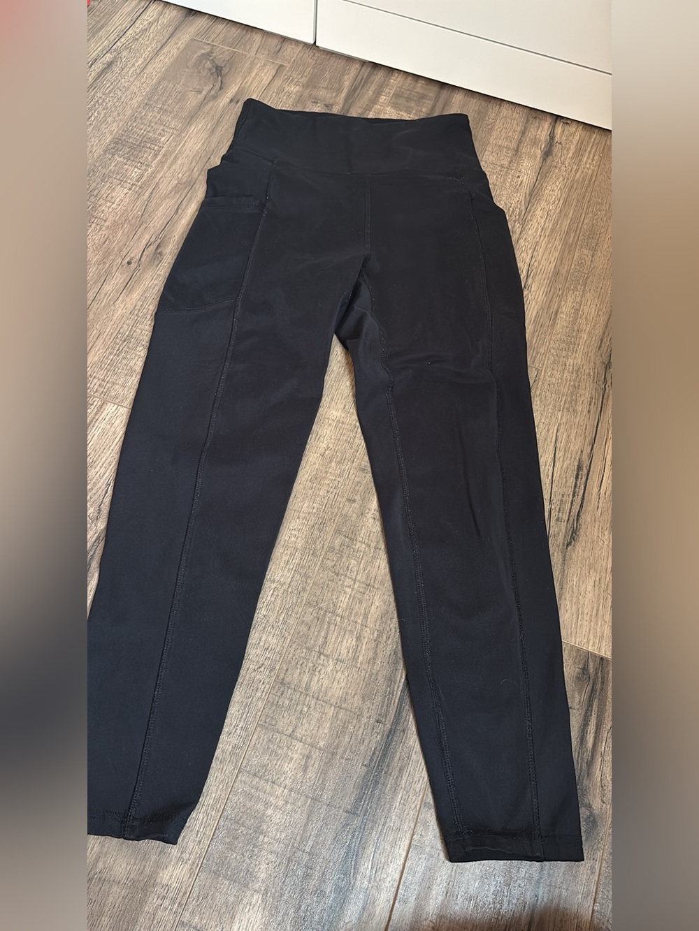 High-Waist Black Leggings with Side Pockets